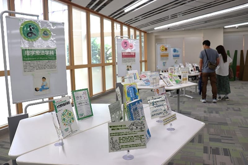本の展示がされている室内
